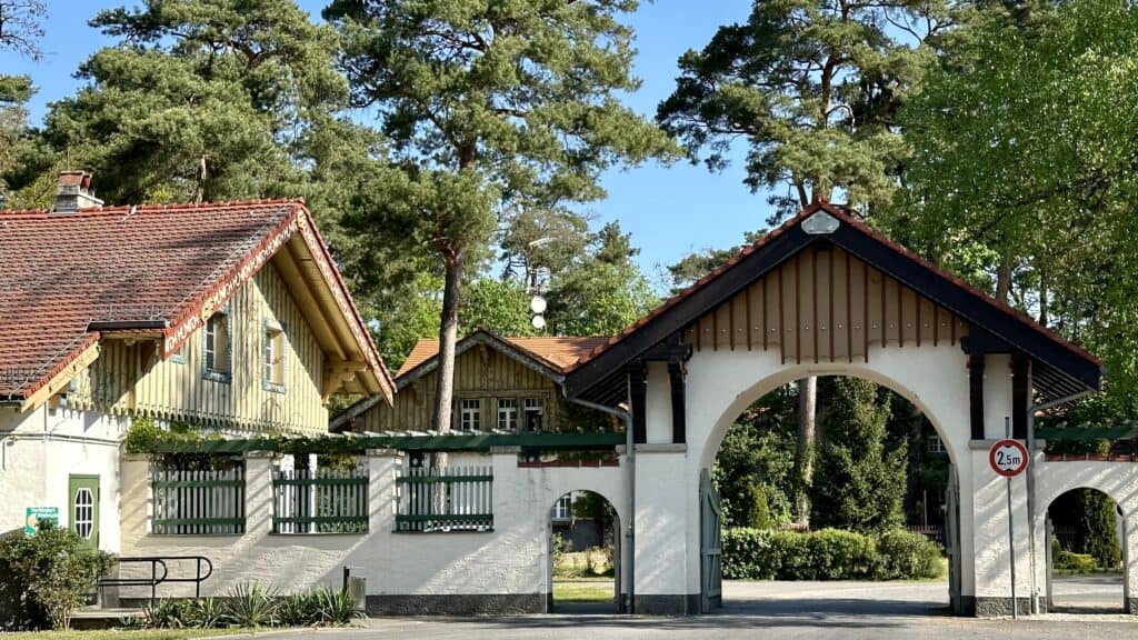 Sana Kliniken Sommerfeld Eingang