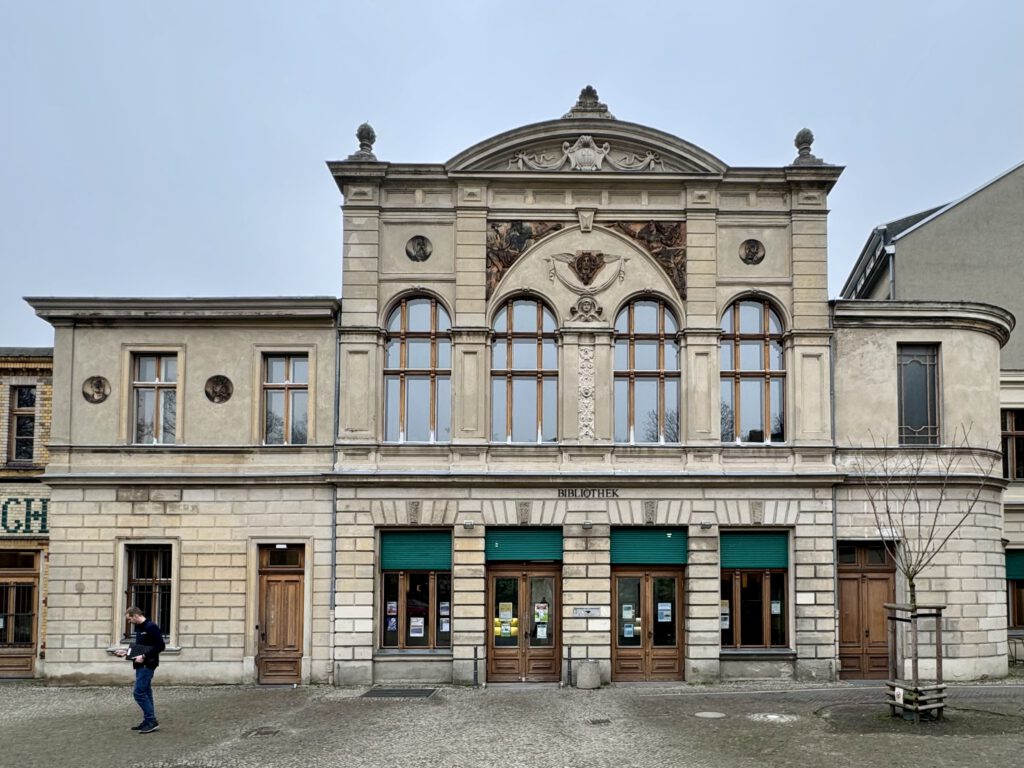 Luisenbad Bibliothek