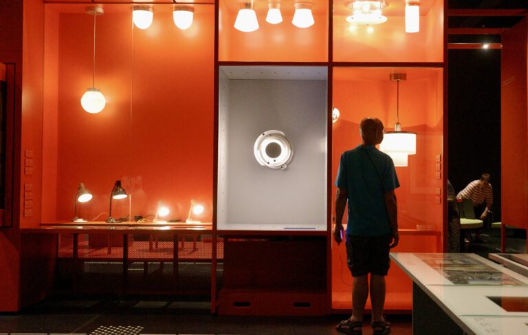 Blick in die Ausstellung Dessau Bauhaus Museum